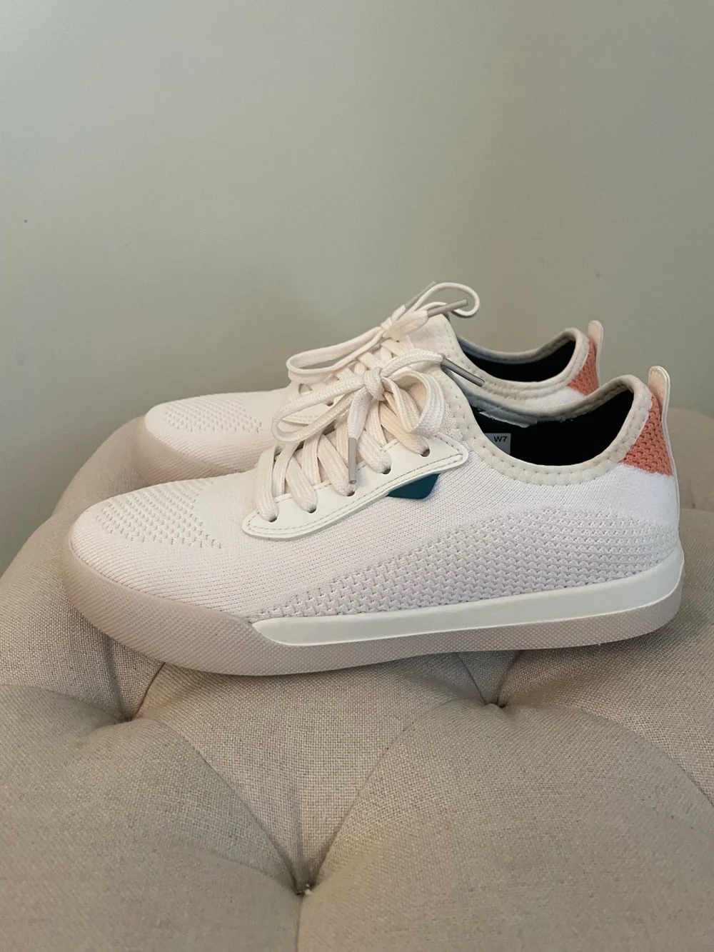 Vessi Women’s Weekend Waterproof Sneaker - Picture 4 of 11